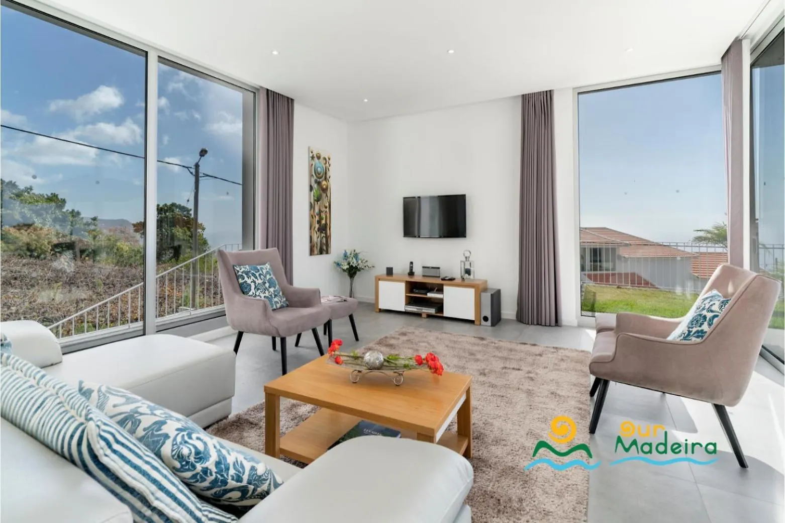 Ourmadeira - Calheta Heights, Modern Villa
