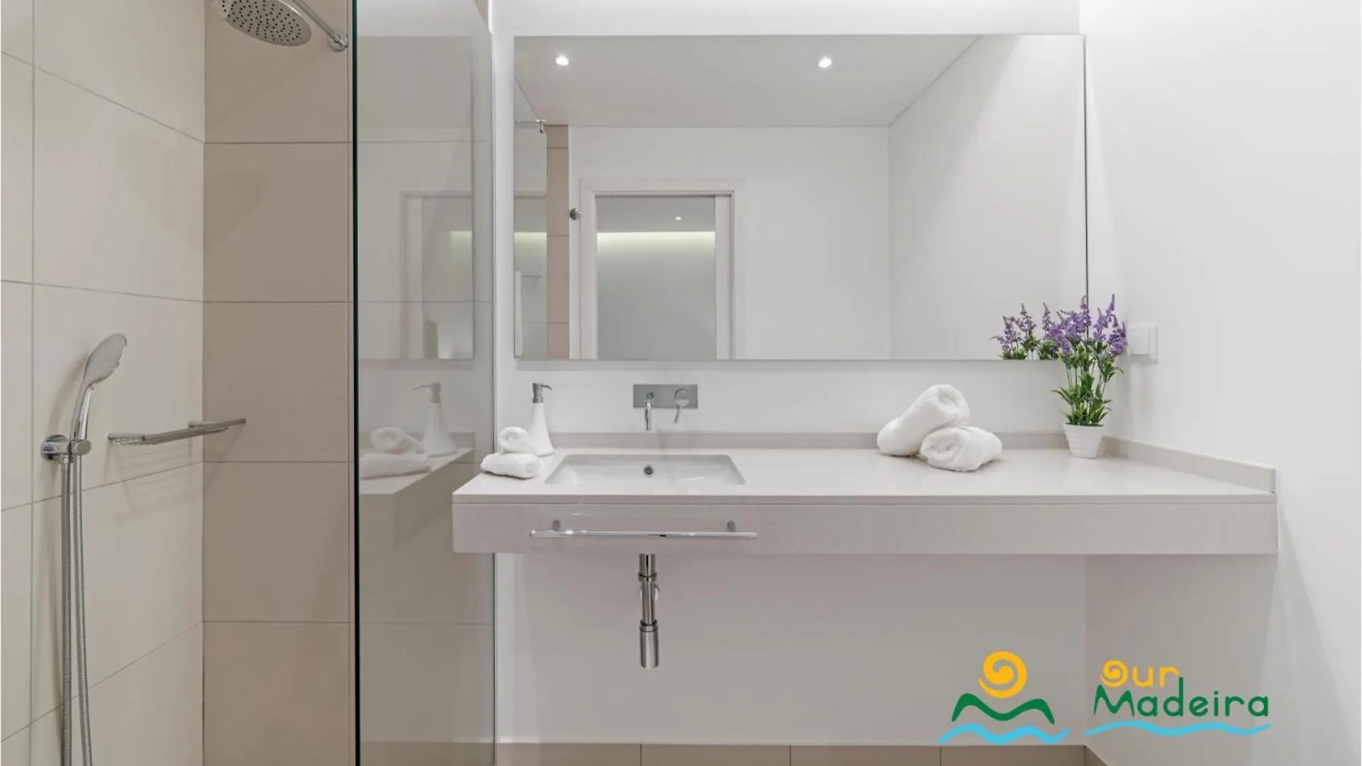 Ourmadeira - Calheta Heights, Modern Villa